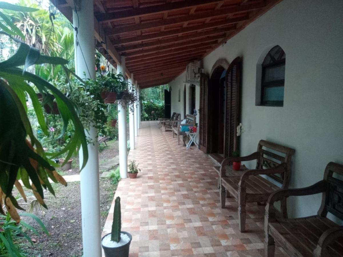 Suites Proximo Ao Rio Jaguareguava Em ベルチオガ エクステリア 写真
